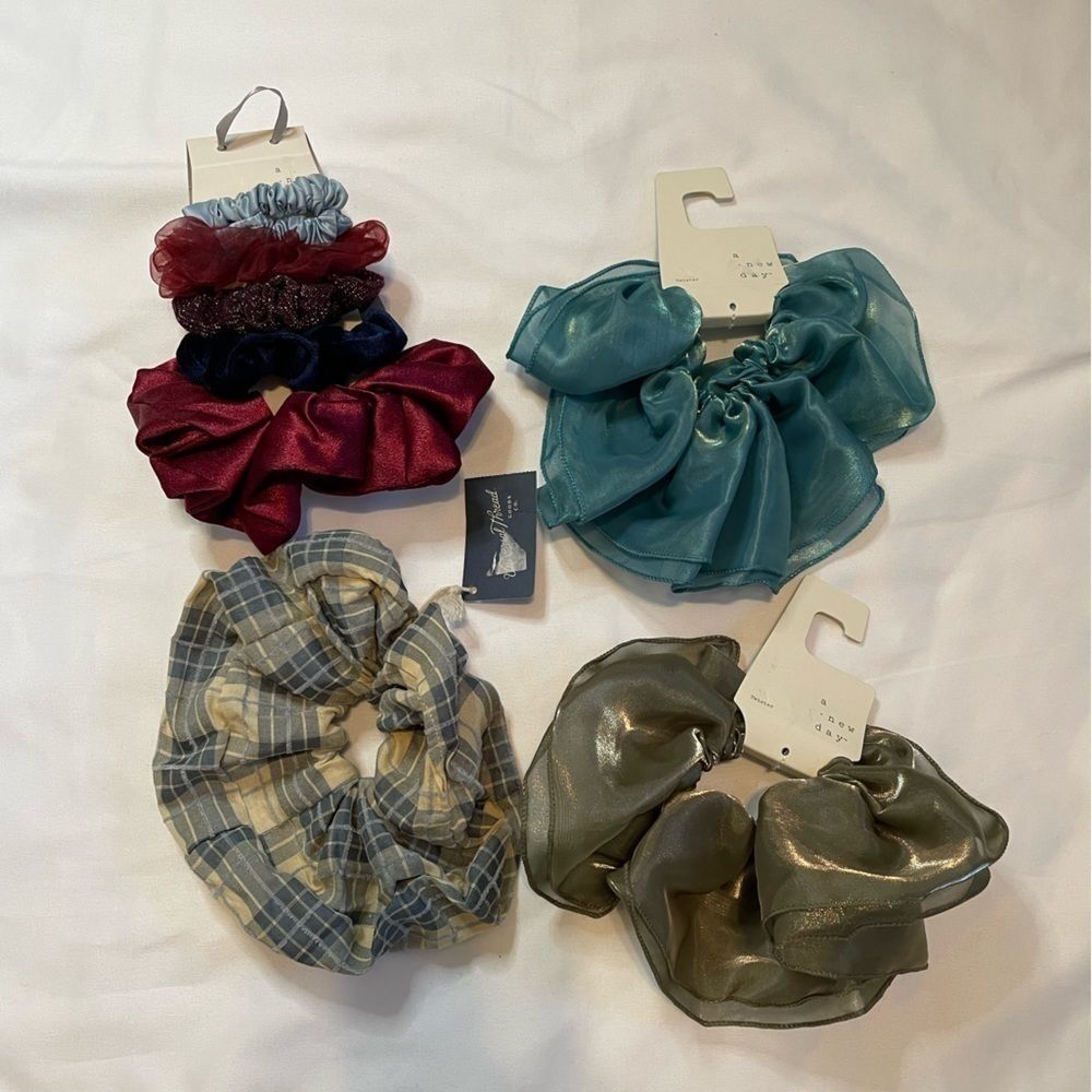 NWT A New Day hair scrunches set of four.